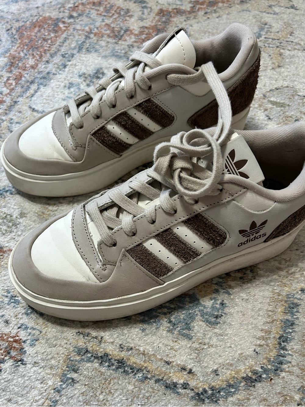 Adidas women sneaker